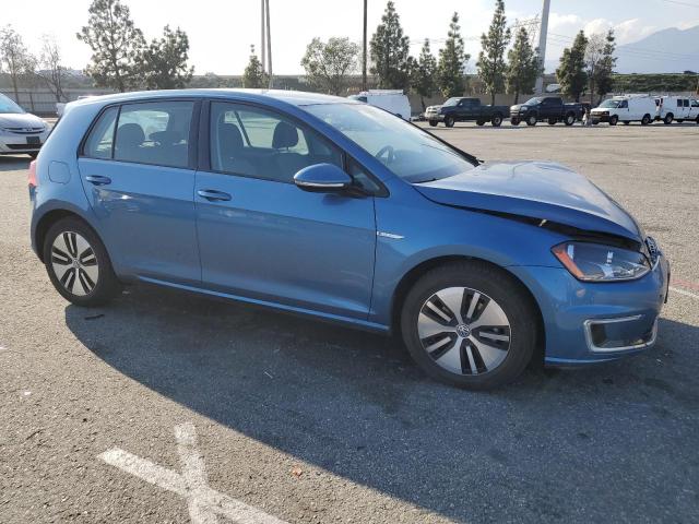 WVWKP7AUXGW913399 - 2016 VOLKSWAGEN E-GOLF SE BLUE photo 4