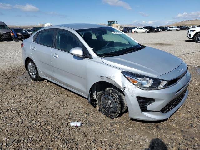 3KPA24AD4NE486608 - 2022 KIA RIO LX SILVER photo 4
