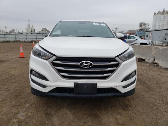 KM8J23A47JU709323 - 2018 HYUNDAI TUCSON SE WHITE photo 5