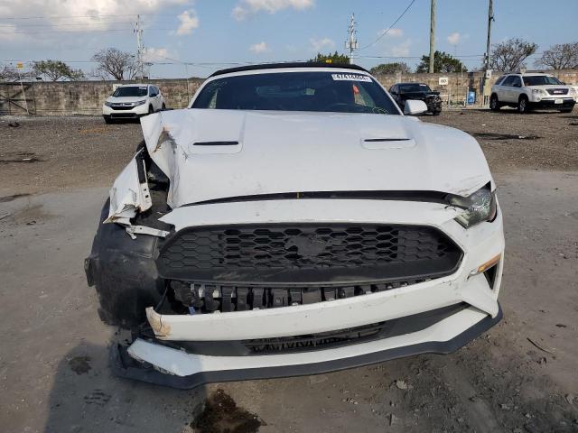 1FATP8UH0K5138835 - 2019 FORD MUSTANG WHITE photo 5