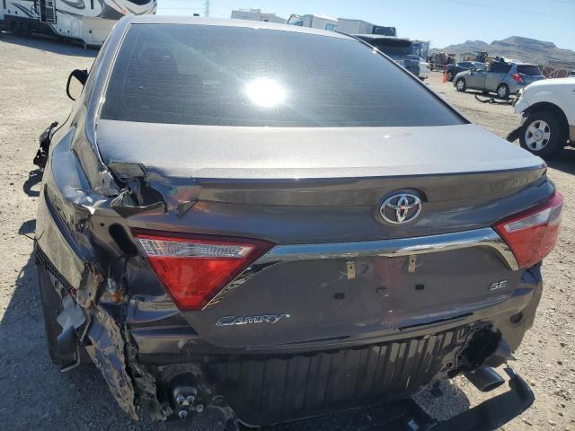 4T1BF1FK7HU687774 - 2017 TOYOTA CAMRY LE GRAY photo 6