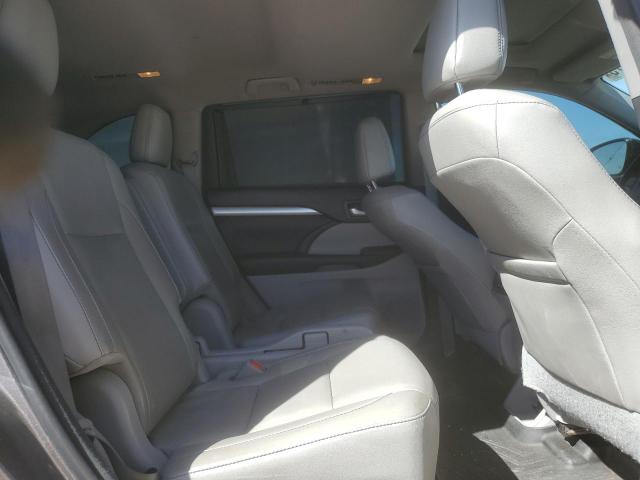 5TDKKRFH9GS154217 - 2016 TOYOTA HIGHLANDER XLE SILVER photo 11