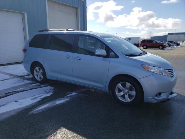 5TDKZ3DC6HS838479 - 2017 TOYOTA SIENNA LE SILVER photo 4