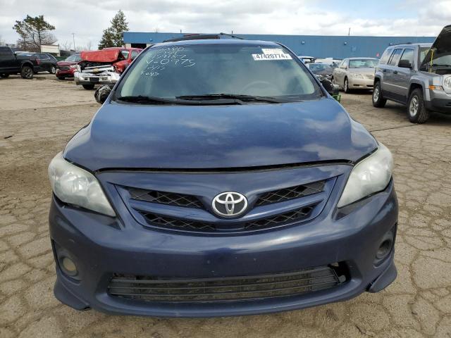 2T1BU4EE9CC910975 - 2012 TOYOTA COROLLA BASE BLUE photo 5