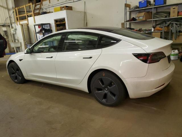 5YJ3E1EB2NF120812 - 2022 TESLA MODEL 3 WHITE photo 2