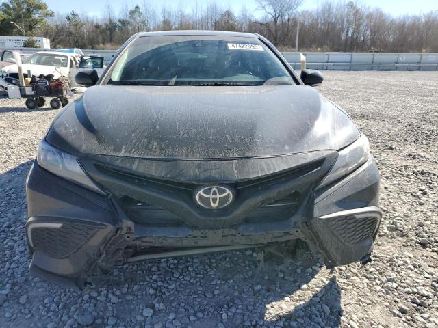 4T1G11AK8RU220781 - 2024 TOYOTA CAMRY SE NIGHT SHADE BLACK photo 5