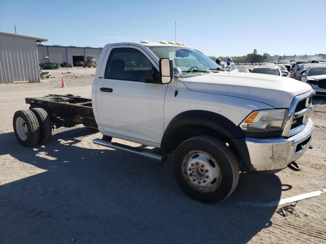 3C7WRNBL7GG360105 - 2016 RAM 5500 WHITE photo 4