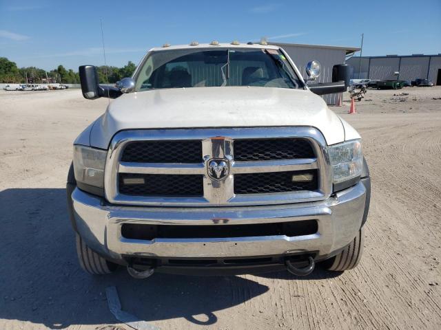 3C7WRNBL7GG360105 - 2016 RAM 5500 WHITE photo 5