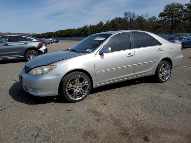 4T1BE32K95U052054 - 2005 TOYOTA CAMRY LE SILVER photo 1