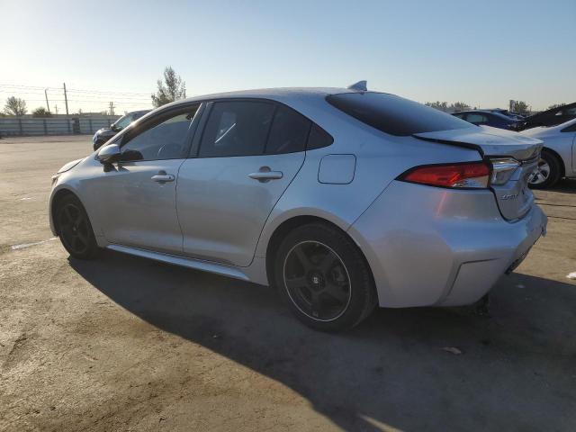 JTDEPRAE1LJ105841 - 2020 TOYOTA COROLLA LE SILVER photo 2