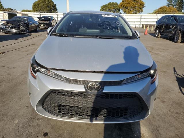 JTDEPRAE1LJ105841 - 2020 TOYOTA COROLLA LE SILVER photo 5