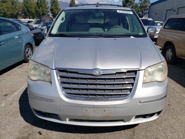 2A4RR6DX1AR192991 - 2010 CHRYSLER TOWN & COU LIMITED SILVER photo 5