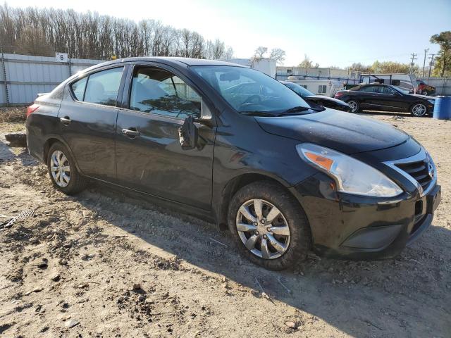 3N1CN7AP4HL895495 - 2017 NISSAN VERSA S BLACK photo 4