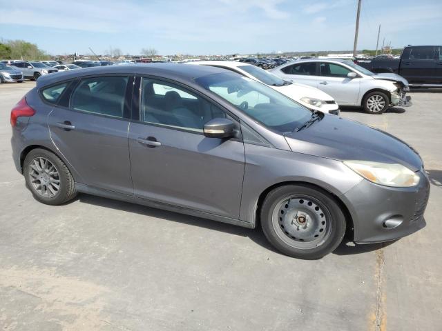 1FADP3K25EL157323 - 2014 FORD FOCUS SE GRAY photo 4