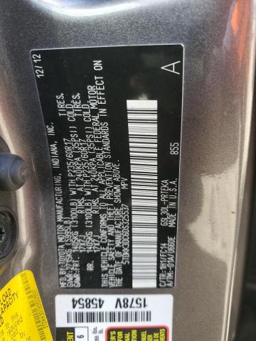 5TDKK3DC6DS325537 - 2013 TOYOTA SIENNA LE GRAY photo 13