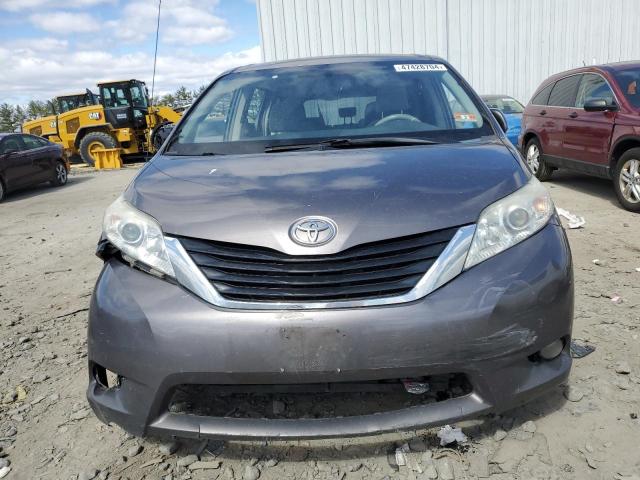 5TDKK3DC6DS325537 - 2013 TOYOTA SIENNA LE GRAY photo 5