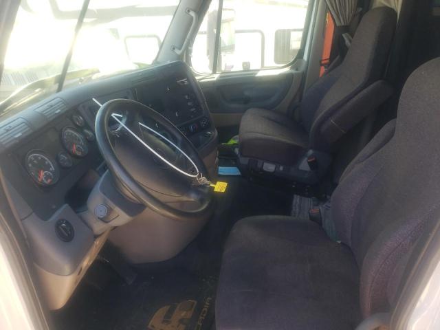 3AKJGLDR4HSHR1251 - 2017 FREIGHTLINER CASCADIA 1 WHITE photo 5