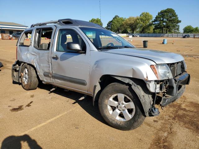 5N1AN0NW1DN813967 - 2013 NISSAN XTERRA X SILVER photo 4