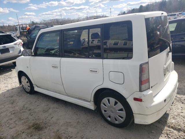 JTLKT324164111079 - 2006 TOYOTA SCION XB WHITE photo 2