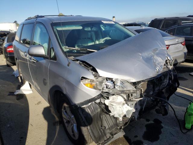 5TDKK3DC5BS171013 - 2011 TOYOTA SIENNA LE SILVER photo 4