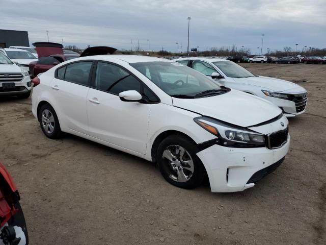 3KPFK4A76HE014253 - 2017 KIA FORTE LX WHITE photo 4