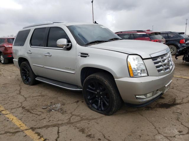 1GYS4BEF9BR268494 - 2011 CADILLAC ESCALADE LUXURY SILVER photo 4