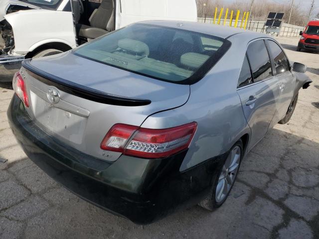 4T1BF3EKXAU071831 - 2010 TOYOTA CAMRY BASE 银色 照片 3