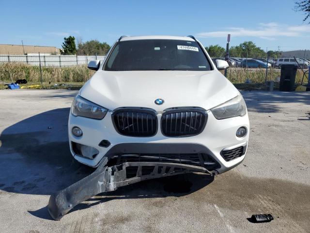 WBXHU7C30H5H37872 - 2017 BMW X1 SDRIVE28I WHITE photo 5