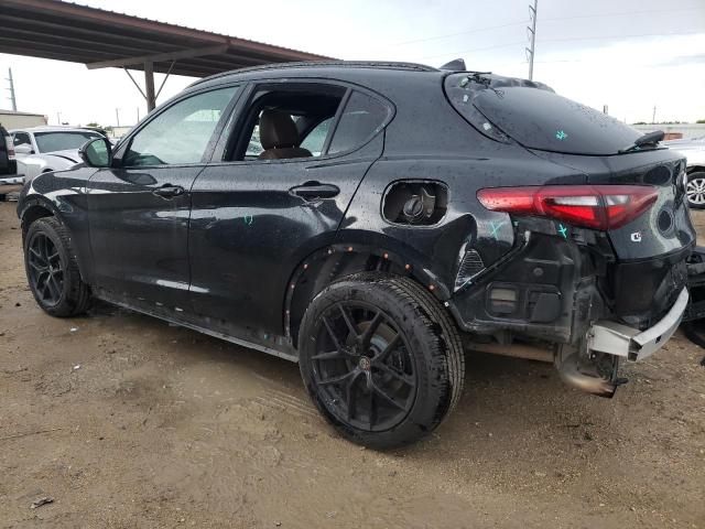 ZASFAKNN2J7B96143 - 2018 ALFA ROMEO STELVIO TI SPORT BLACK photo 2