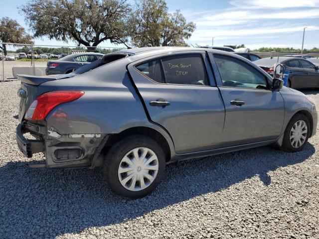 3N1CN7APXJL806390 - 2018 NISSAN VERSA S GRAY photo 3