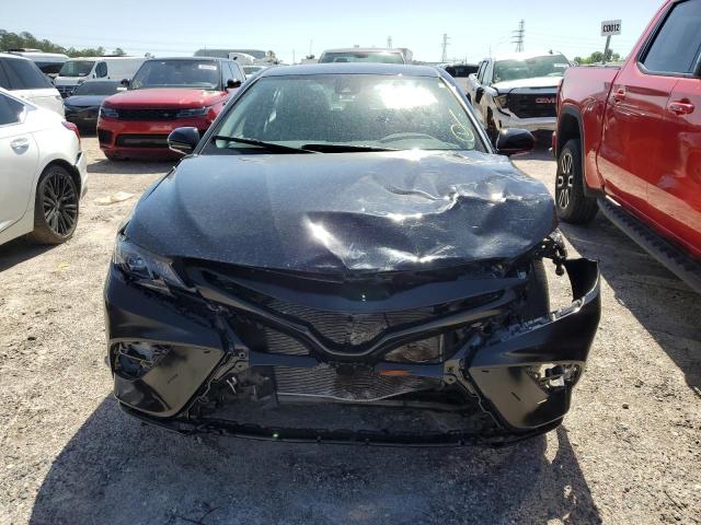 4T1G11AK0PU812656 - 2023 TOYOTA CAMRY SE NIGHT SHADE BLACK photo 5