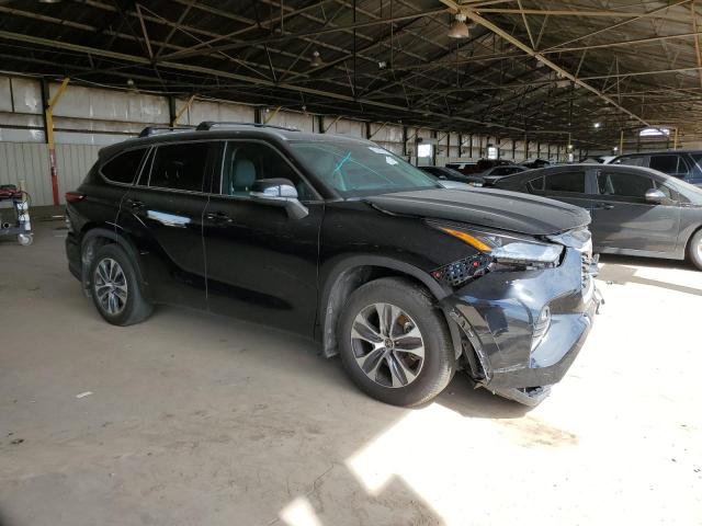 5TDGZRBH0NS238351 - 2022 TOYOTA HIGHLANDER XLE Schwarz Foto 4
