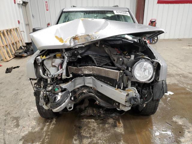 1C4NJPBA6GD783412 - 2016 JEEP PATRIOT SPORT SILVER photo 5