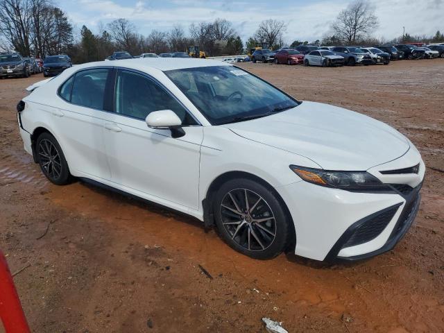 4T1G11BK3RU116584 - 2024 TOYOTA CAMRY SE NIGHT SHADE WHITE photo 4