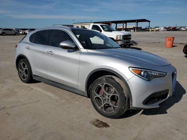 ZASPAKBN2K7C69764 - 2019 ALFA ROMEO STELVIO TI SILVER photo 4