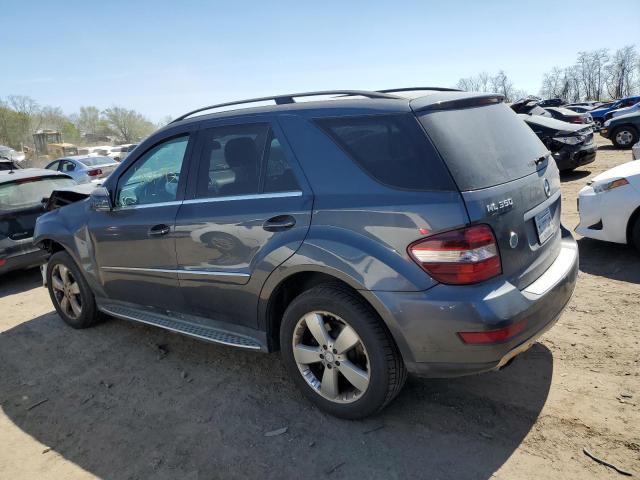 4JGBB8GBXBA625233 - 2011 MERCEDES-BENZ ML 350 4MATIC BLACK photo 2