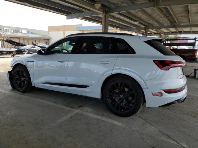 WA1VABGE8NB024505 - 2022 AUDI E-TRON CHRONOS WHITE photo 2