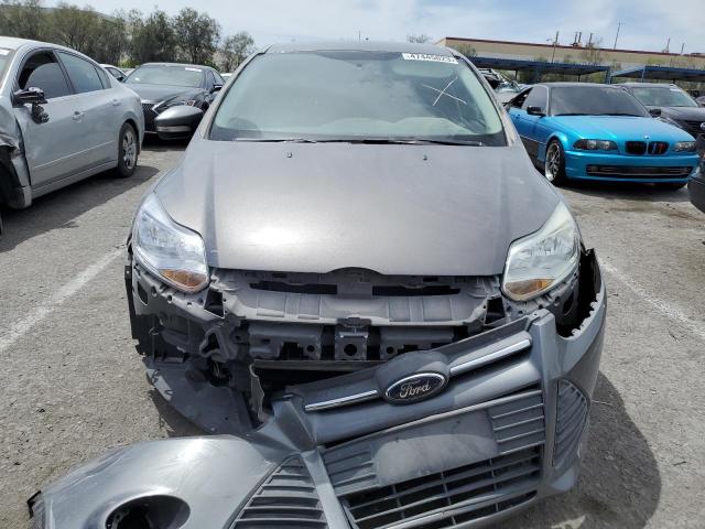 1FADP3F28EL144057 - 2014 FORD FOCUS SE GRAY photo 5