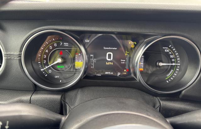 1C4JJXP67MW704686 - 2021 JEEP WRANGLER U SAHARA 4XE GREEN photo 8