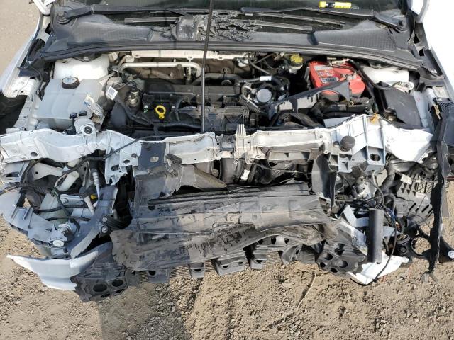 1FADP3K24GL339033 - 2016 FORD FOCUS SE WHITE photo 11