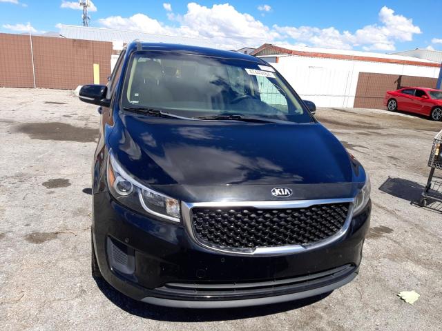 KNDMB5C19G6213520 - 2016 KIA SEDONA LX BLACK photo 5