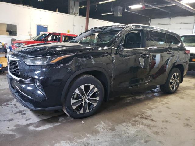 5TDGZRBH5NS582399 - 2022 TOYOTA HIGHLANDER XLE Սև լուսանկար 1