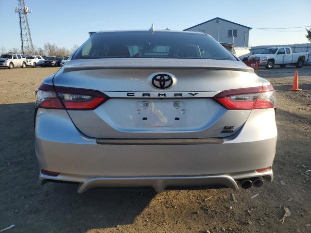 4T1G11BK7RU109931 - 2024 TOYOTA CAMRY SE NIGHT SHADE SILVER photo 6