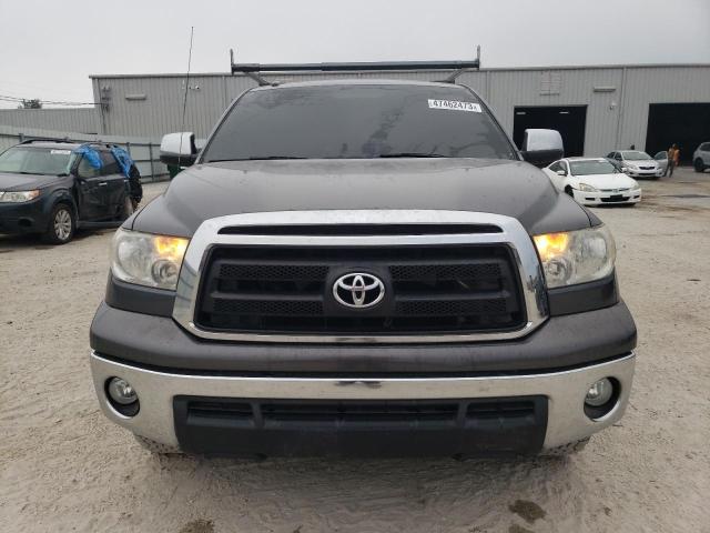 5TFEY5F13CX117532 - 2012 TOYOTA TUNDRA CREWMAX SR5 GRAY photo 5