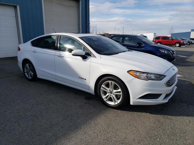 3FA6P0LU6JR132451 - 2018 FORD FUSION SE HYBRID WHITE photo 4