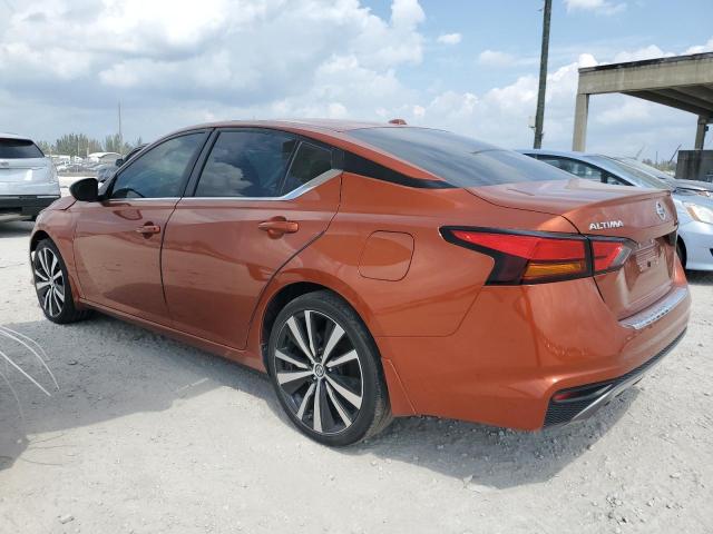 1N4BL4CV9LC265572 - 2020 NISSAN ALTIMA SR ORANGE photo 2