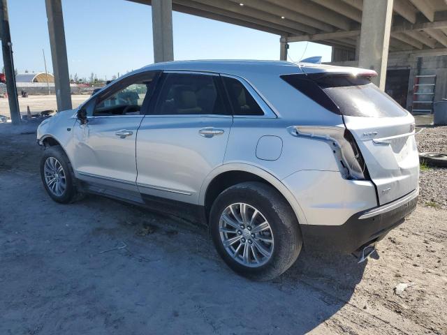 1GYKNCRSXJZ109489 - 2018 CADILLAC XT5 LUXURY SILVER photo 2