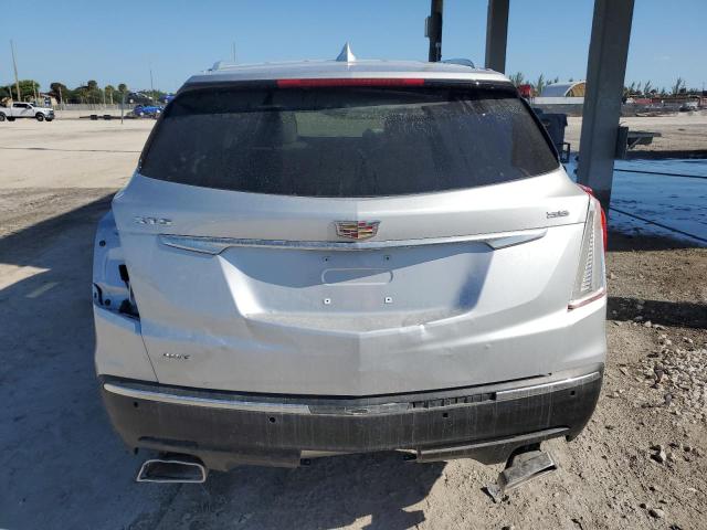 1GYKNCRSXJZ109489 - 2018 CADILLAC XT5 LUXURY SILVER photo 6