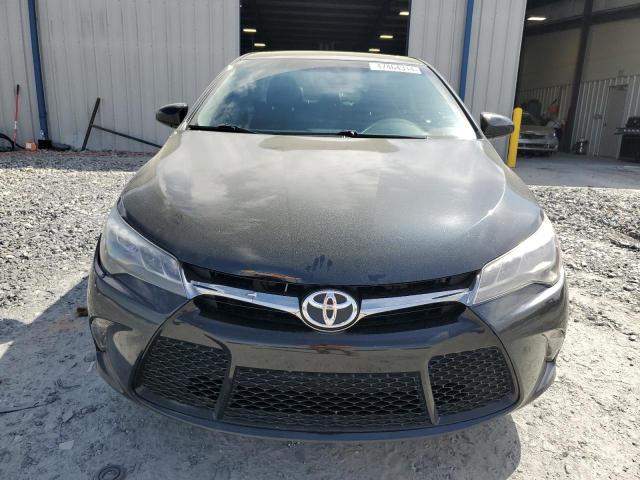 4T1BK1FK2FU556227 - 2015 TOYOTA CAMRY XSE BLACK photo 5