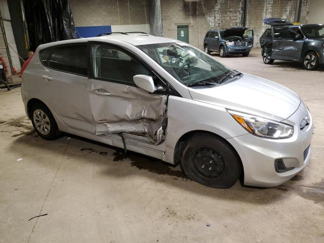 KMHCT5AE3HU336799 - 2017 HYUNDAI ACCENT SE GRAY photo 4